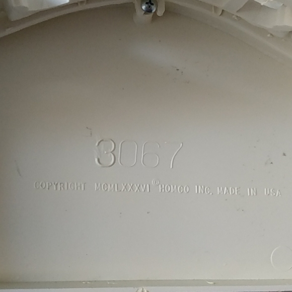 Homco white faux wicker mirror & shelf - Picture 15 of 16